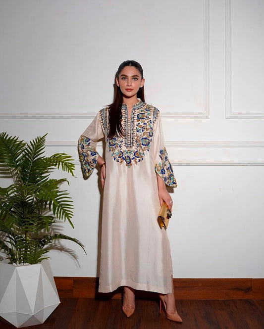 Aleena_Khan_Aleenah_white_ensemble - LAAM PREMIUM pakistan designer dress